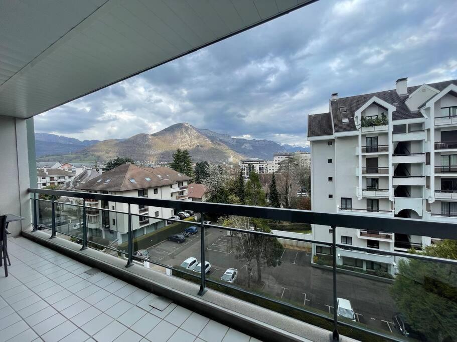 Le Mont-Veyrier, Parking Et Vue Daire Annecy Dış mekan fotoğraf